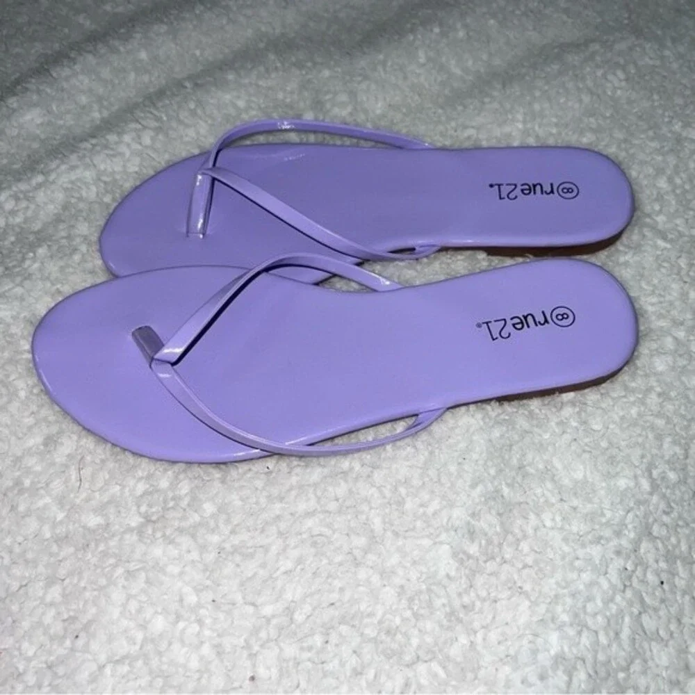 New Rue 21 Lavender Purple Sandals Flip Flops Size 8 Flat Summer Minimalist